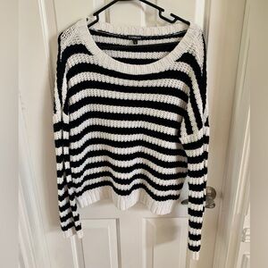 Express Black & White Knit Sweater Size Extra Small